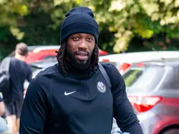Quand Patrick Beverley découvre le bus-couchette du Boulazac Basket Dordogne