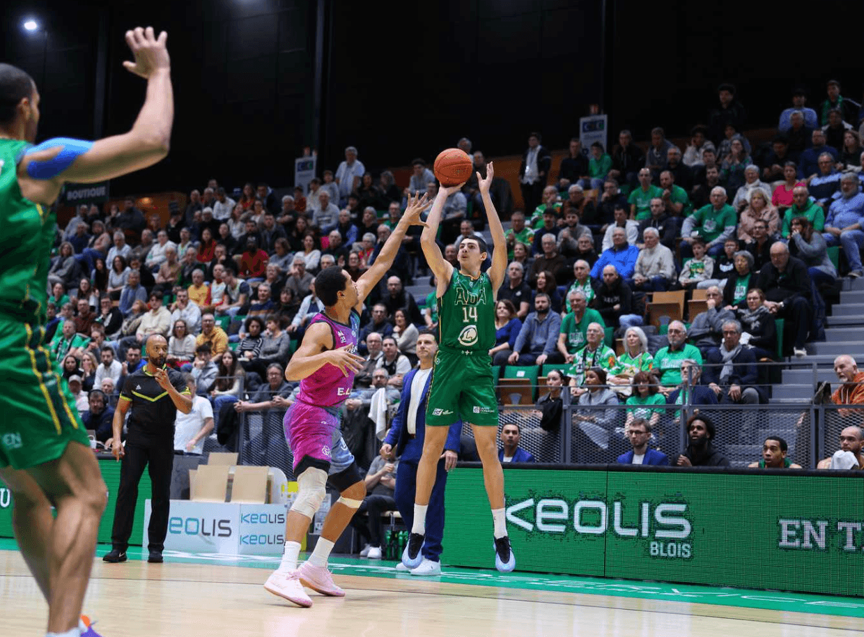 7 points à 16 ans seulement : le premier grand soir en pro de Sacha Defoundoux (Blois)