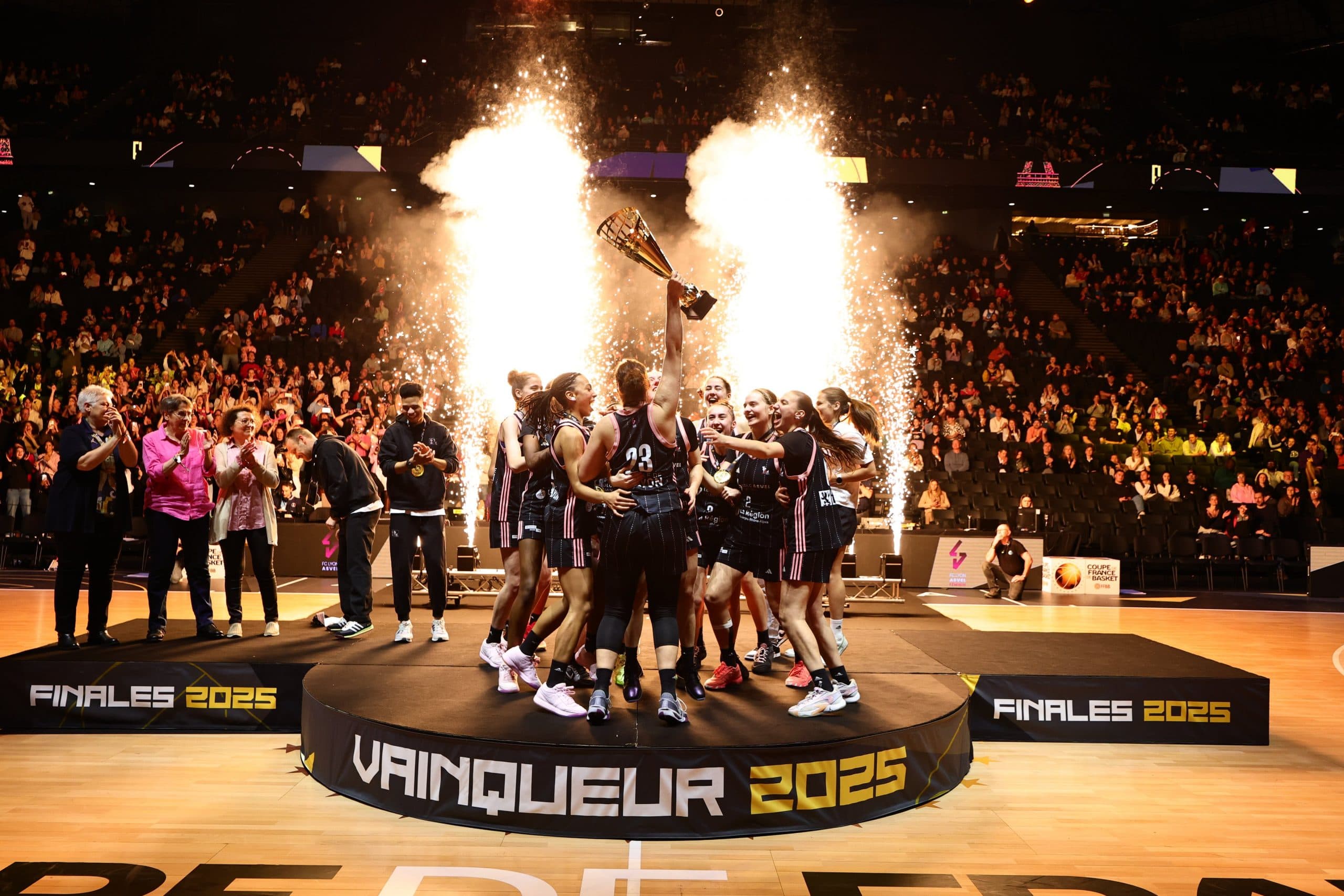 Magnifié par Aïnhoa Risacher, élue MVP, le FC Lyon-ASVEL Féminin s’offre la Coupe de France U18