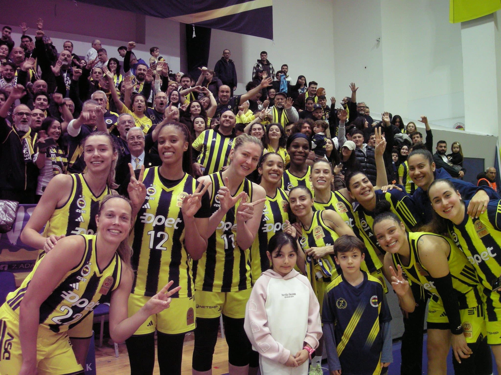 Iliana Rupert Dossou-Yovo et Gabby Williams remportent le choc d’Istanbul face à Marine Johannes