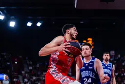 Badr Moujib sous le maillot du SCABB. Selon La République du Centre, l'intérieur originaire de Sully-sur-Loire est proche de rejoindre Orléans Loiret Basket pour la saison 2026-2027.