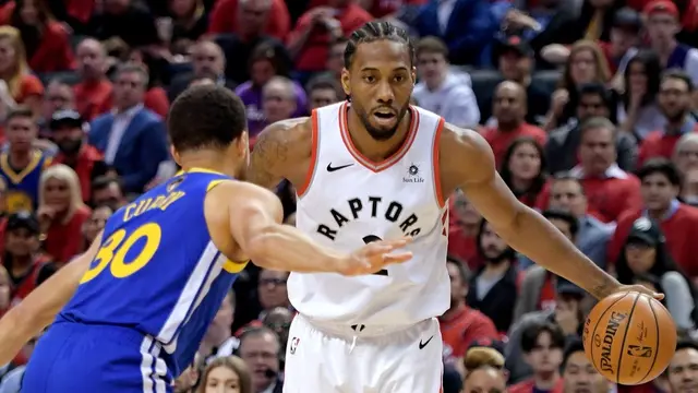 Kawhi Leonard rempile aux Raptors et intègre un Top 3 historique en NBA !