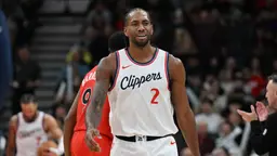 Kawhi Leonard est au cœur de nouvelles accusations de contournement du salary cap, cette fois via le fabricant de l'écran géant des Clippers.