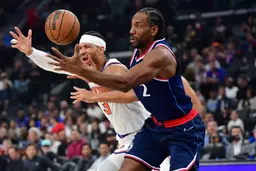 Kawhi Leonard a une nouvelle fois été le leader offensif de son équipe avec 29 points, prolongeant sa série impressionnante à 42 matchs consécutifs avec au moins 20 points.