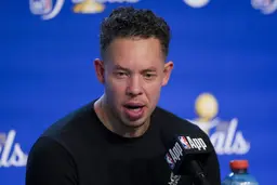 « Ça ne correspond pas à notre identité basket » : Mitch Johnson pointe les erreurs des Spurs au Game 1
