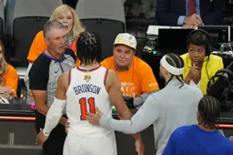 La NBA tente de percer le mystère de l'altercation entre Jalen Brunson et un fan survenue à la fin du game 1 des finales NBA.