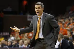 Bennett, âgé de 56 ans, dirigeait les Cavaliers de Virginia depuis 2009 avant sa retraite surprise en 2024.