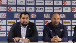 Zoran Cvjetkovic aux côtés de T.J. Parker, lors de la conférence de presse pour présenter ce dernier à Roanne