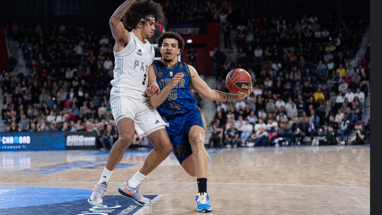 Lucas Boucaud (Saint-Quentin) au drive contre le Paris Basketball Lucas Boucaud (Saint-Quentin) au drive contre le Paris Basketball