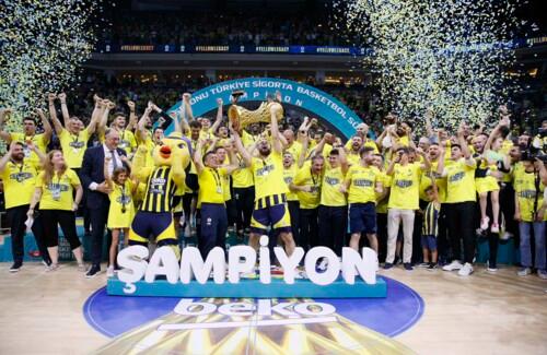 Fenerbahce et Amine Noua sacrés champions de Turquie