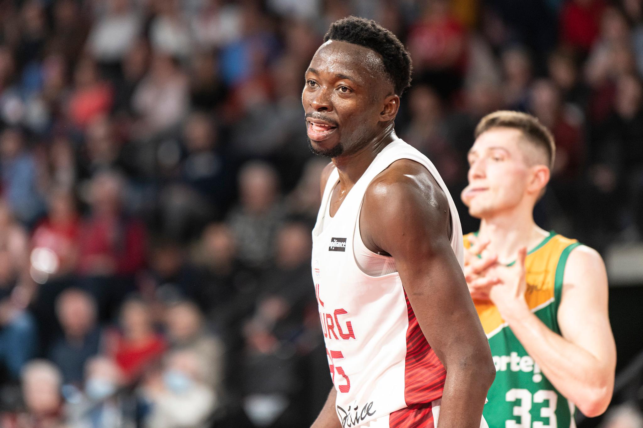 Amida Brimah devient le plus gros contreur de l&rsquo;histoire de la G-League