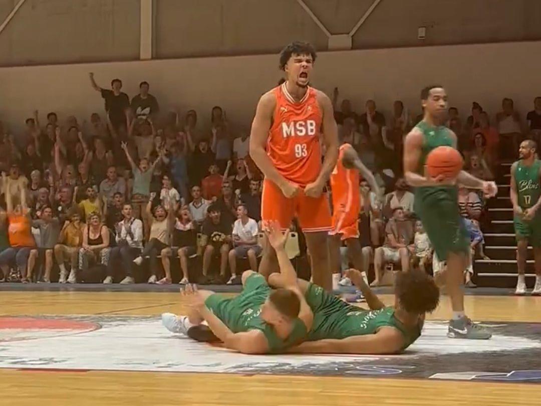 [Vidéo] Noah Penda récidive : encore un tir au buzzer !