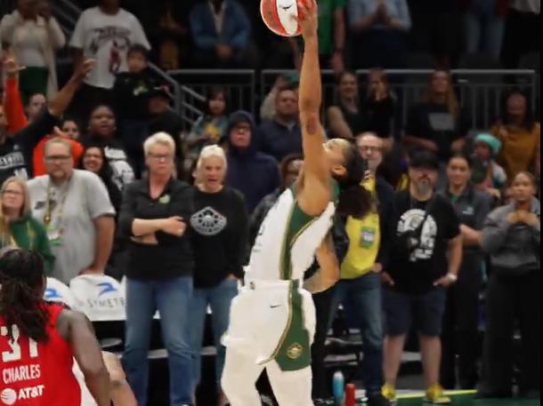 Gabby Williams déjà clutch en WNBA : une énorme interception décisive