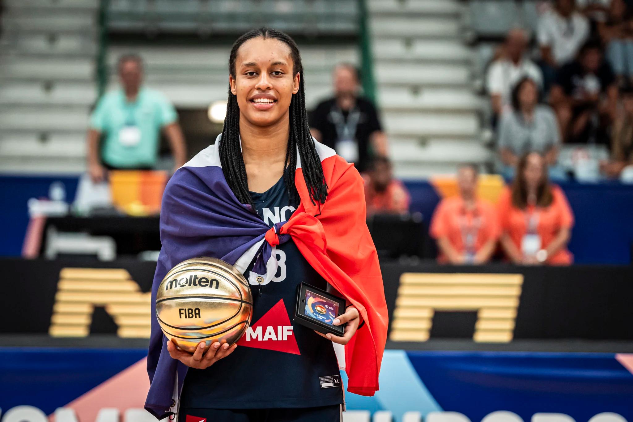 Nell Angloma élue MVP de l’EuroBasket U18