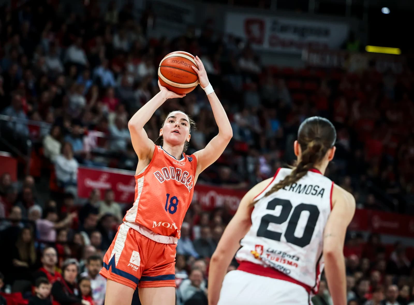 Bourges fait un pas de géant vers le Final Six, Basket Landes s’en éloigne