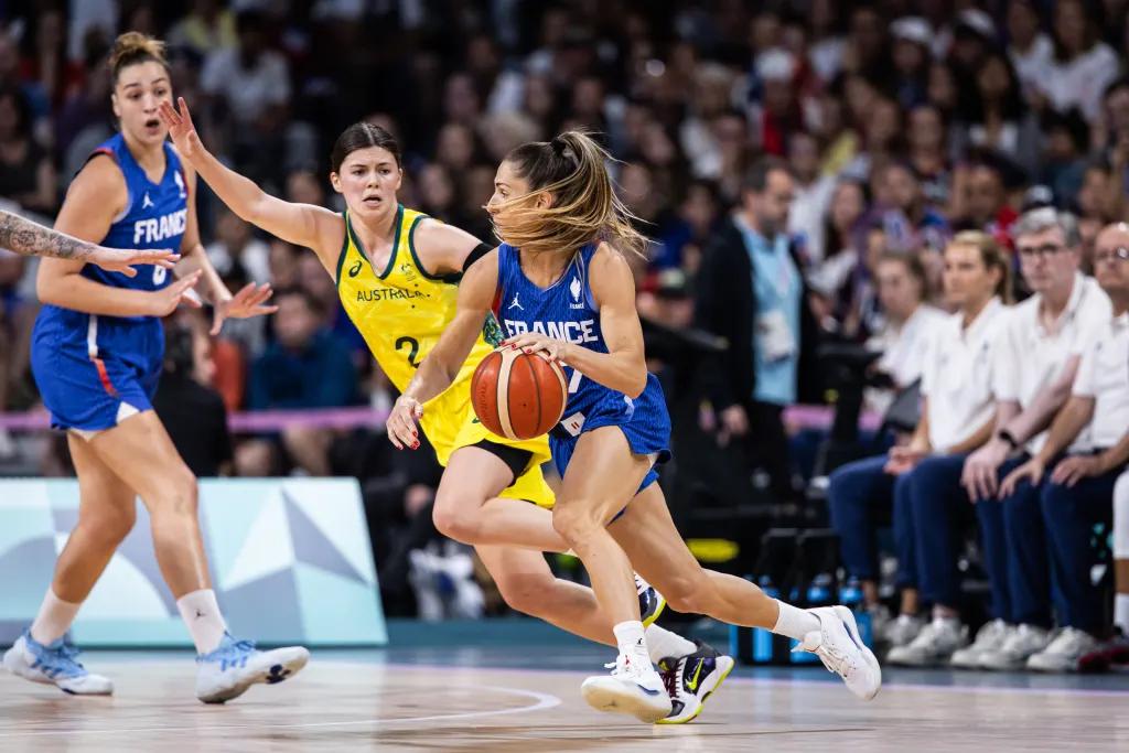 Mauvaise surprise pour les Bleues, battues par l’Australie : un duel contre l’Allemagne en quart de finale