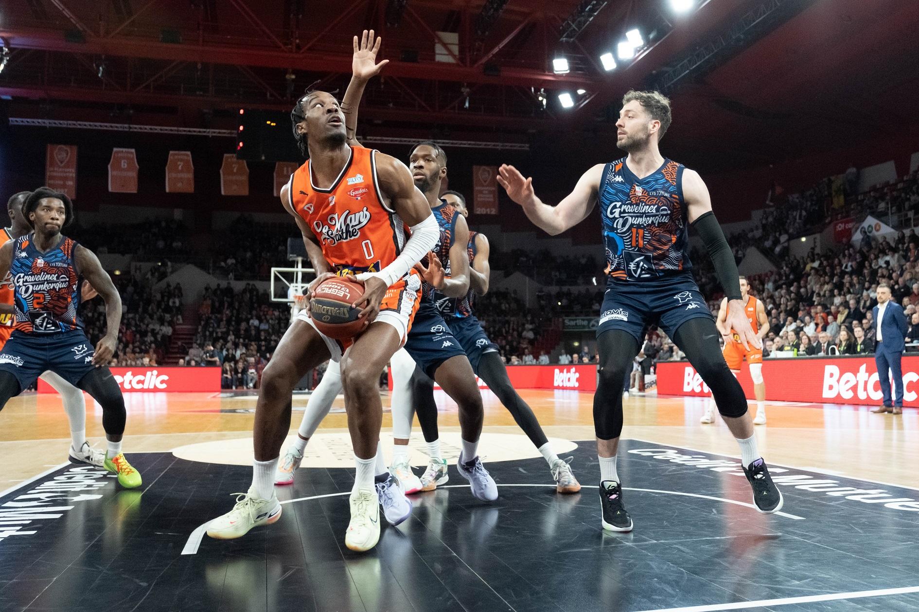 22 points et un énorme poster dunk : Cameron McGriff séduit les fans du Mans