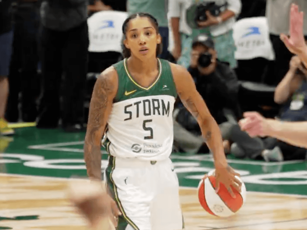 Gabby Williams et le Seattle Storm perdent… mais se qualifient pour les playoffs !