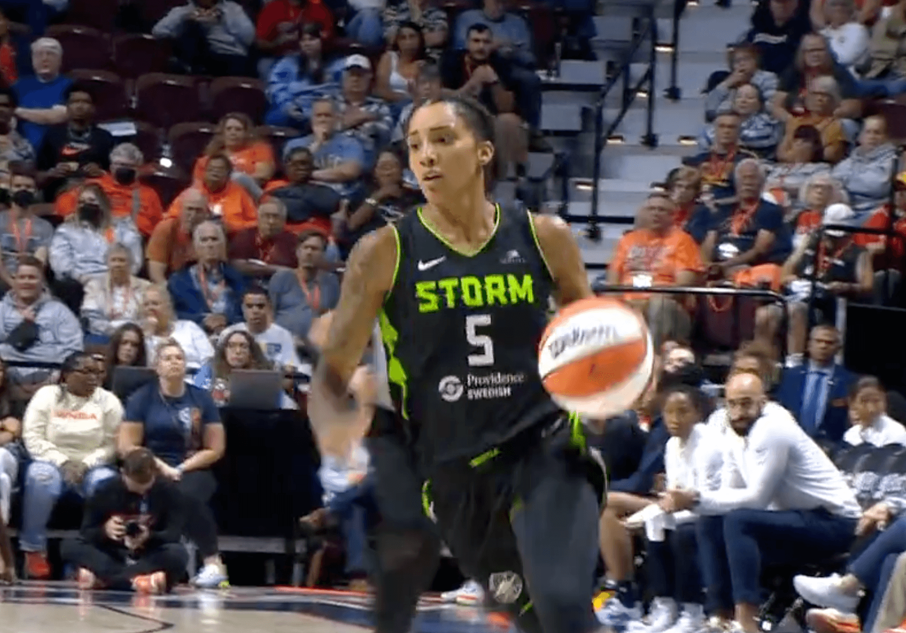 Une Gabby Williams complète et enfin adroite avec le Seattle Storm