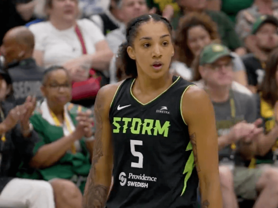 Gabby Williams et Seattle mis dos au mur en playoffs par la MVP A’ja Wilson