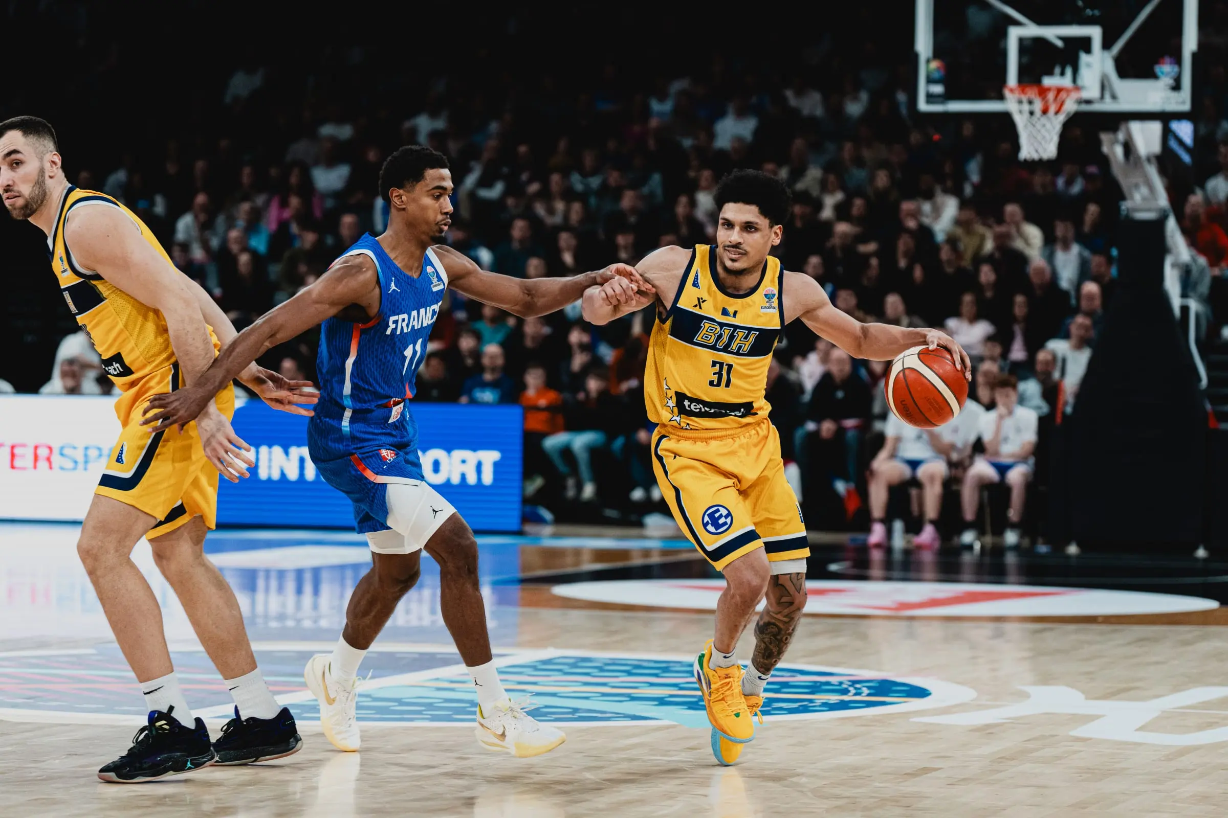 La JL Bourg récupère un Xavier Castañeda blessé après ses débuts avec la Bosnie-Herzégovine