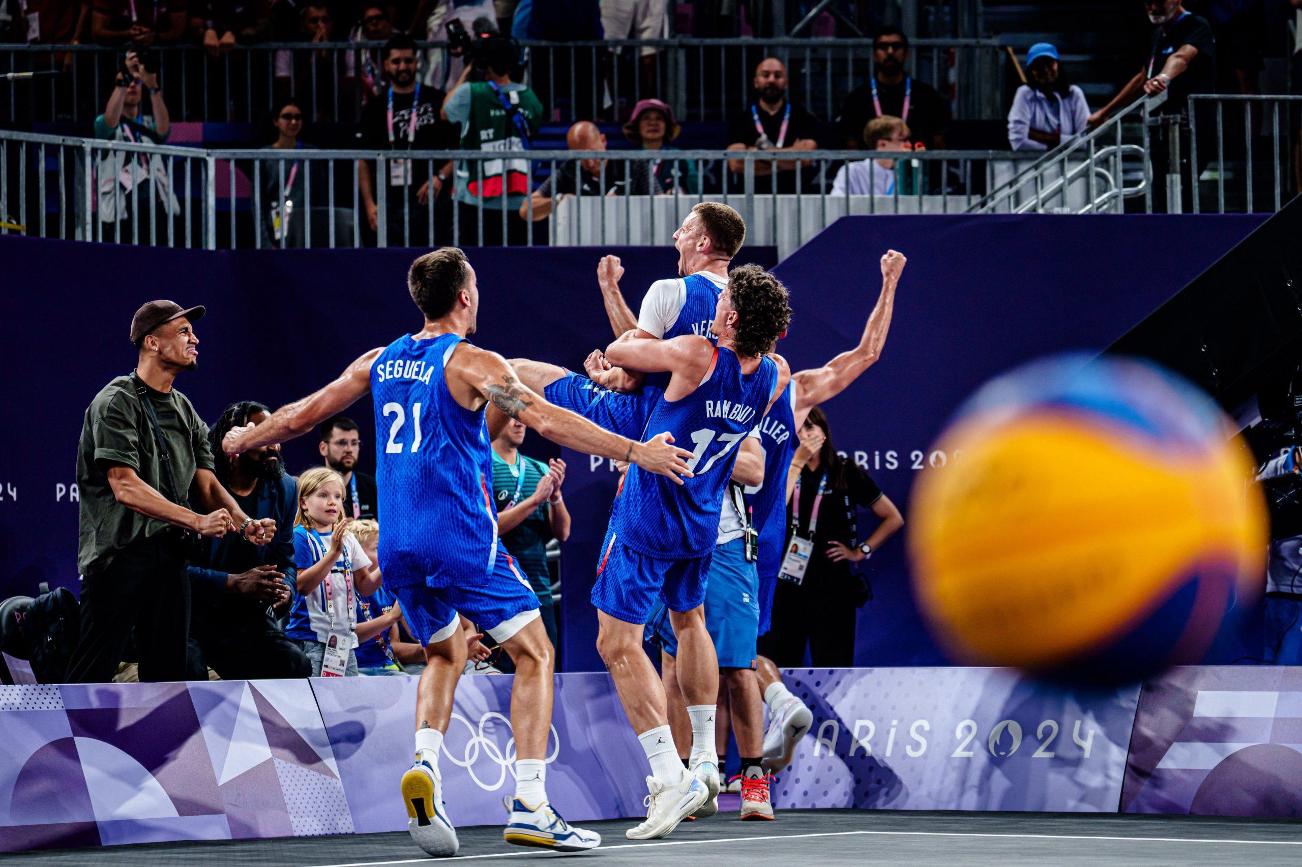 L&rsquo;exploit de l&rsquo;équipe de France de 3&#215;3, qui sort la Serbie pour se qualifier en demi-finales !