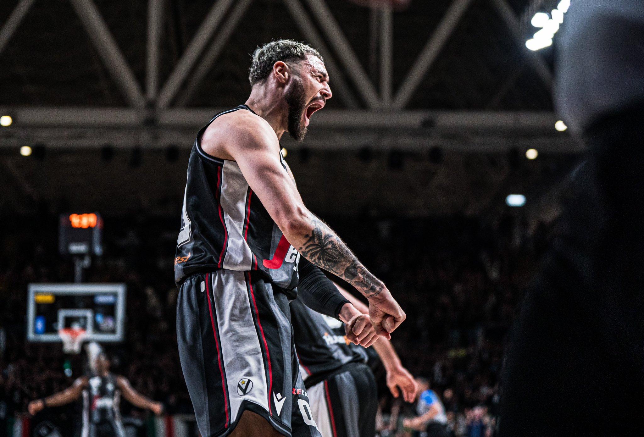 La Virtus Bologne et Tortone dos à dos avant le match 5