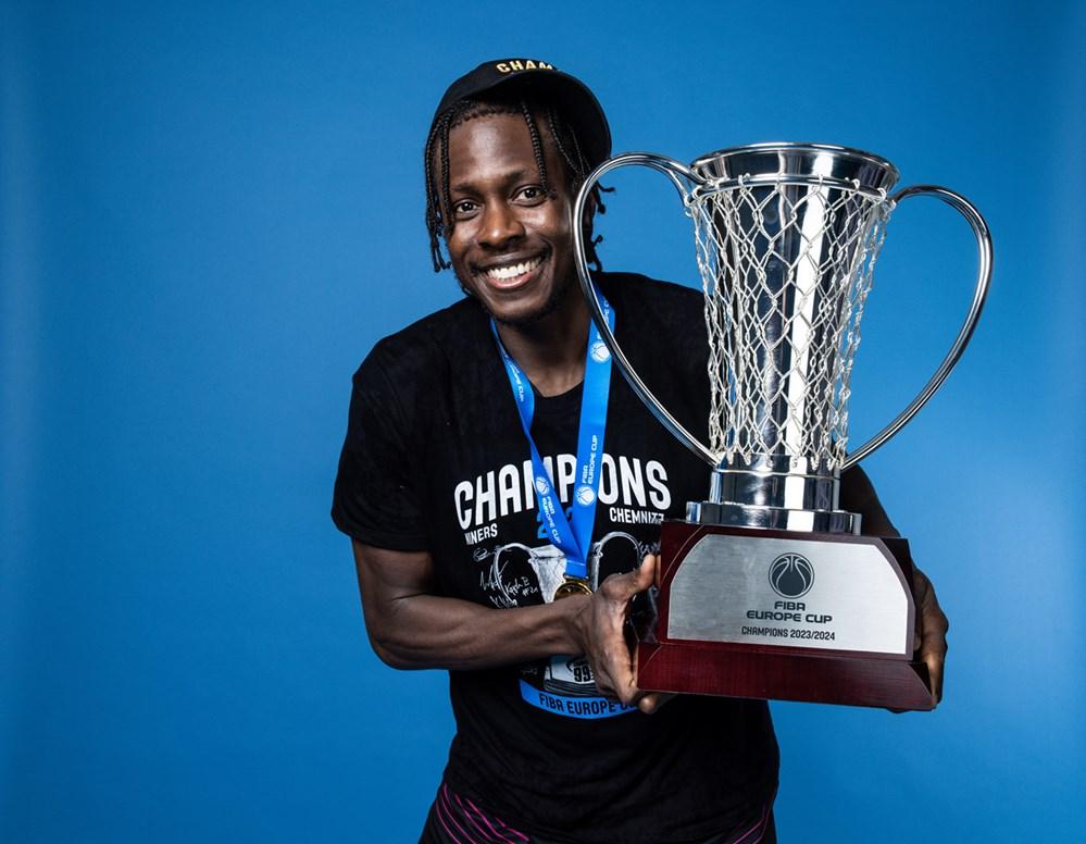 Ousman Krubally, d&rsquo;un trophée européen au Boulazac Basket Dordogne