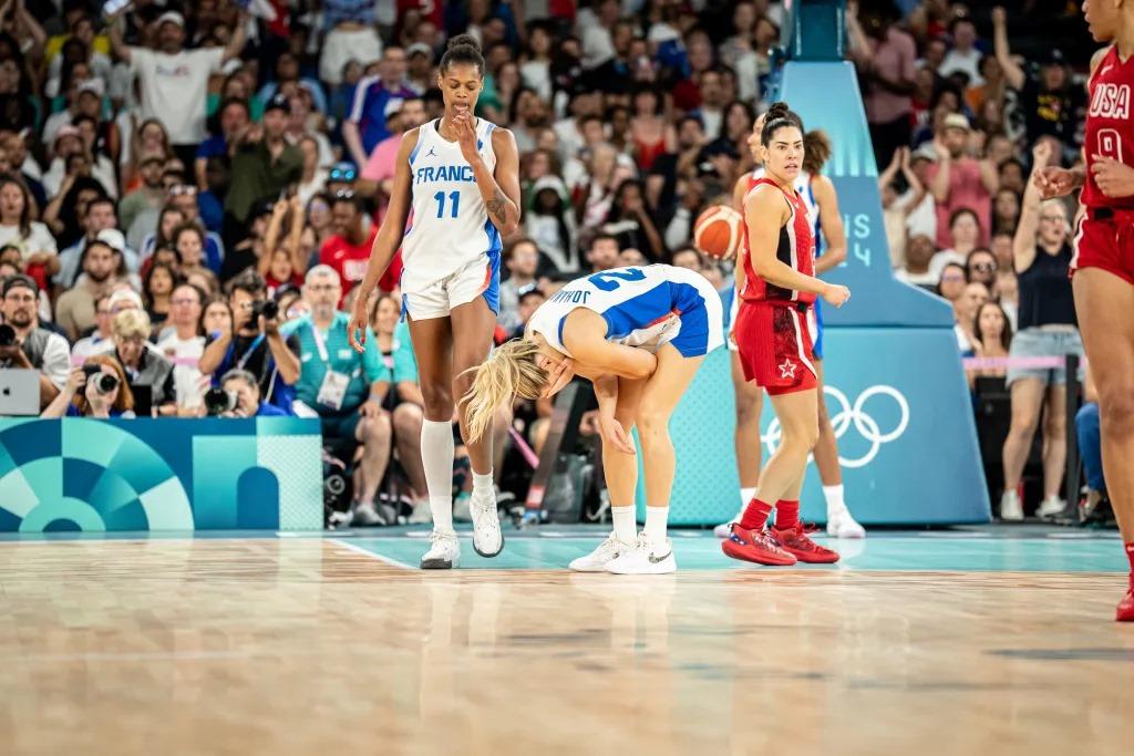 Immense, l’équipe de France passe à 2 points de l’or olympique