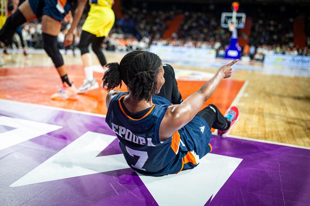 Olivia Époupa continue sur sa bonne lancée en WNBA