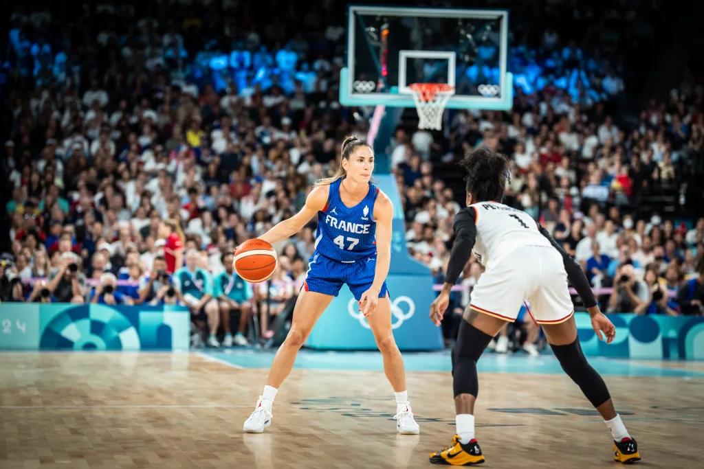 Romane Bernies et les Bleues déjà tournées vers la suite : « La Belgique, nos meilleures ennemies »