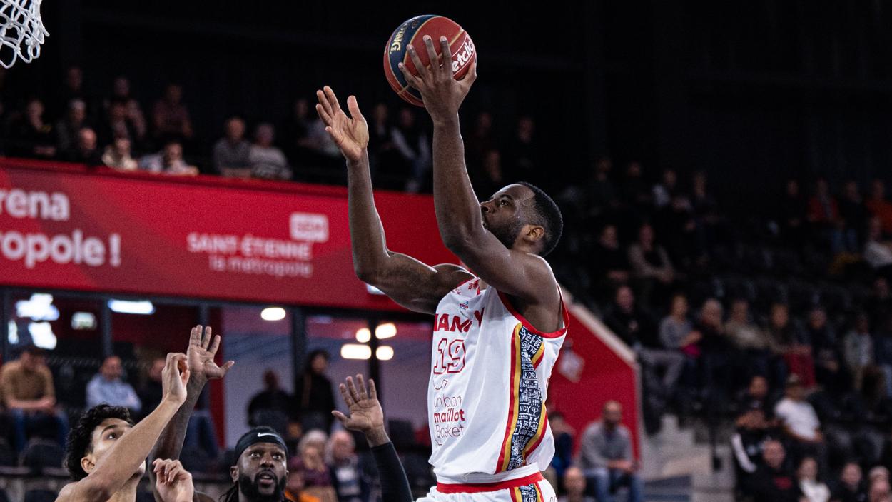 Bruno Cingala-Mata (Nancy) au lay-up face à Bourg-en-Bresse