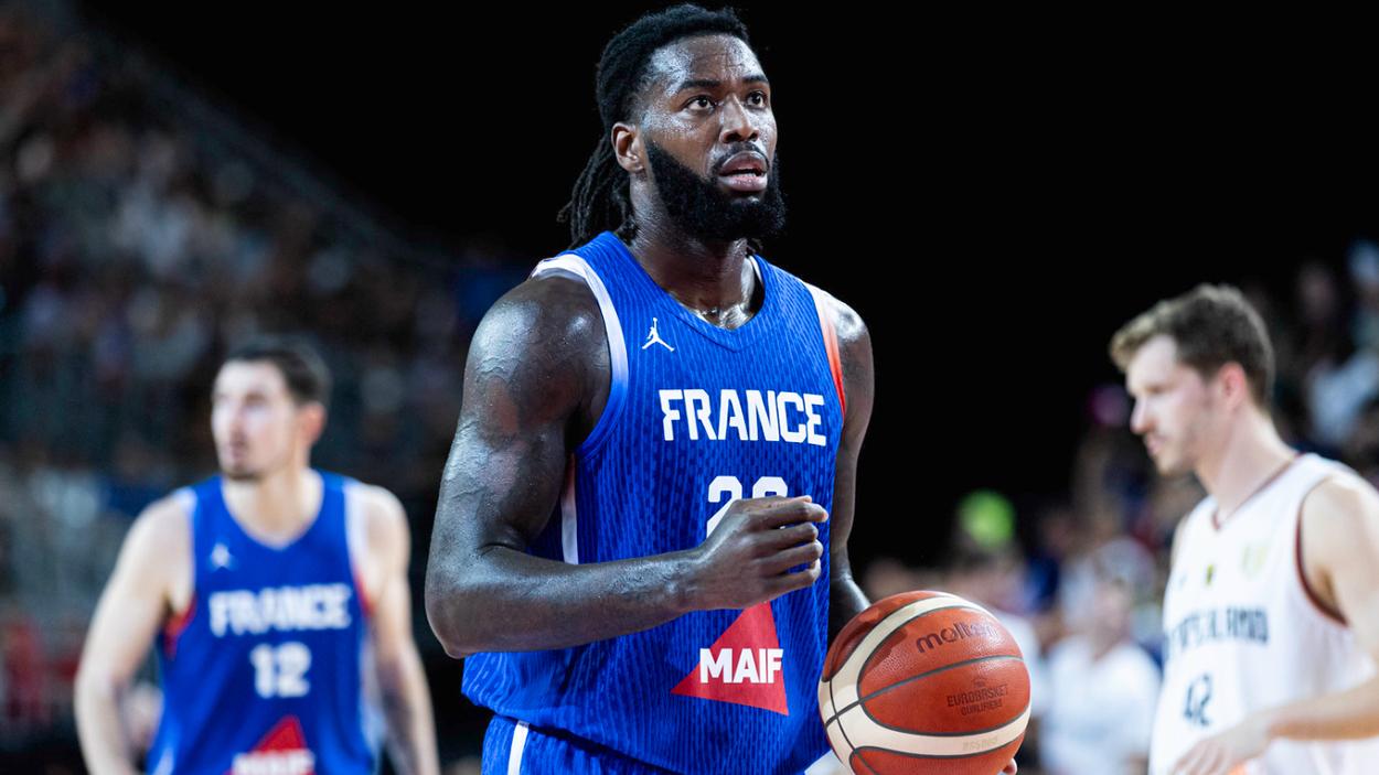 Mathias Lessort (France) au lancer-franc