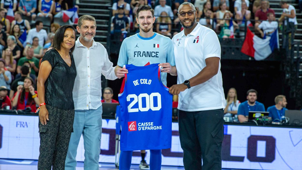 Nando De Colo (France) lors de sa 200e sélection en équipe de France