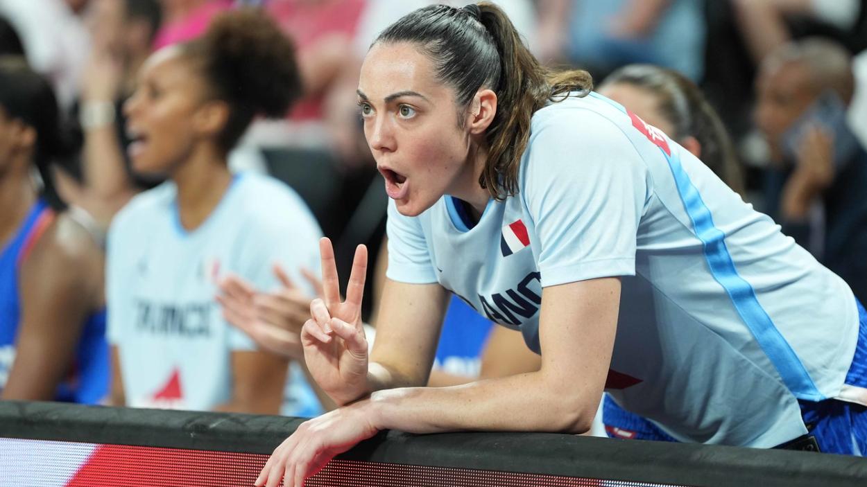 Sarah Michel-Boury sur le banc de l'équipe de France