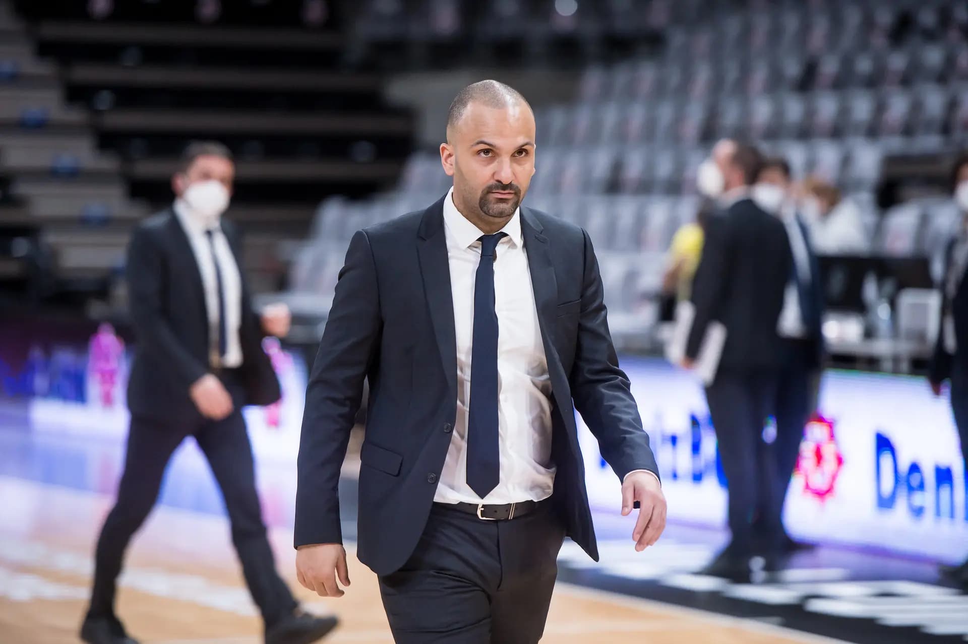 « Lors du scouting, je ne connaissais pas beaucoup de joueurs en face » : T.J. Parker va coacher son premier match contre Nantes