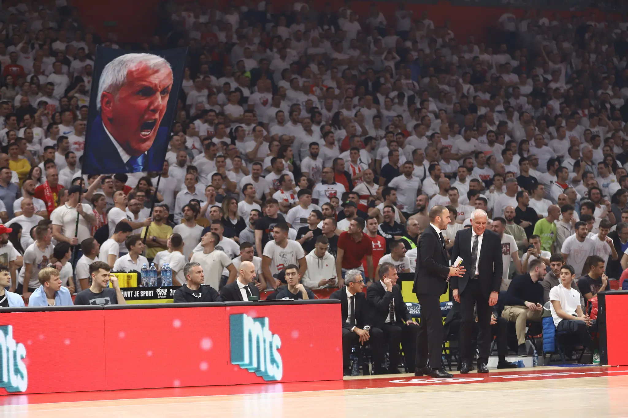 « Si vous pensez que nous en savons plus… » : Le capitaine du Partizan Belgrade s’adresse aux fans après le départ de Željko Obradović