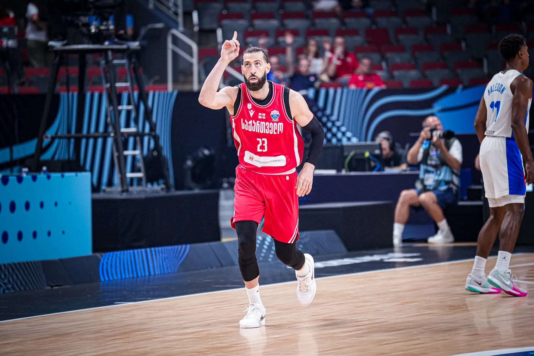 Deux matchs en moins de 24 heures entre Barcelone et Tbilissi : l’incroyable marathon de Tornike Shengelia !