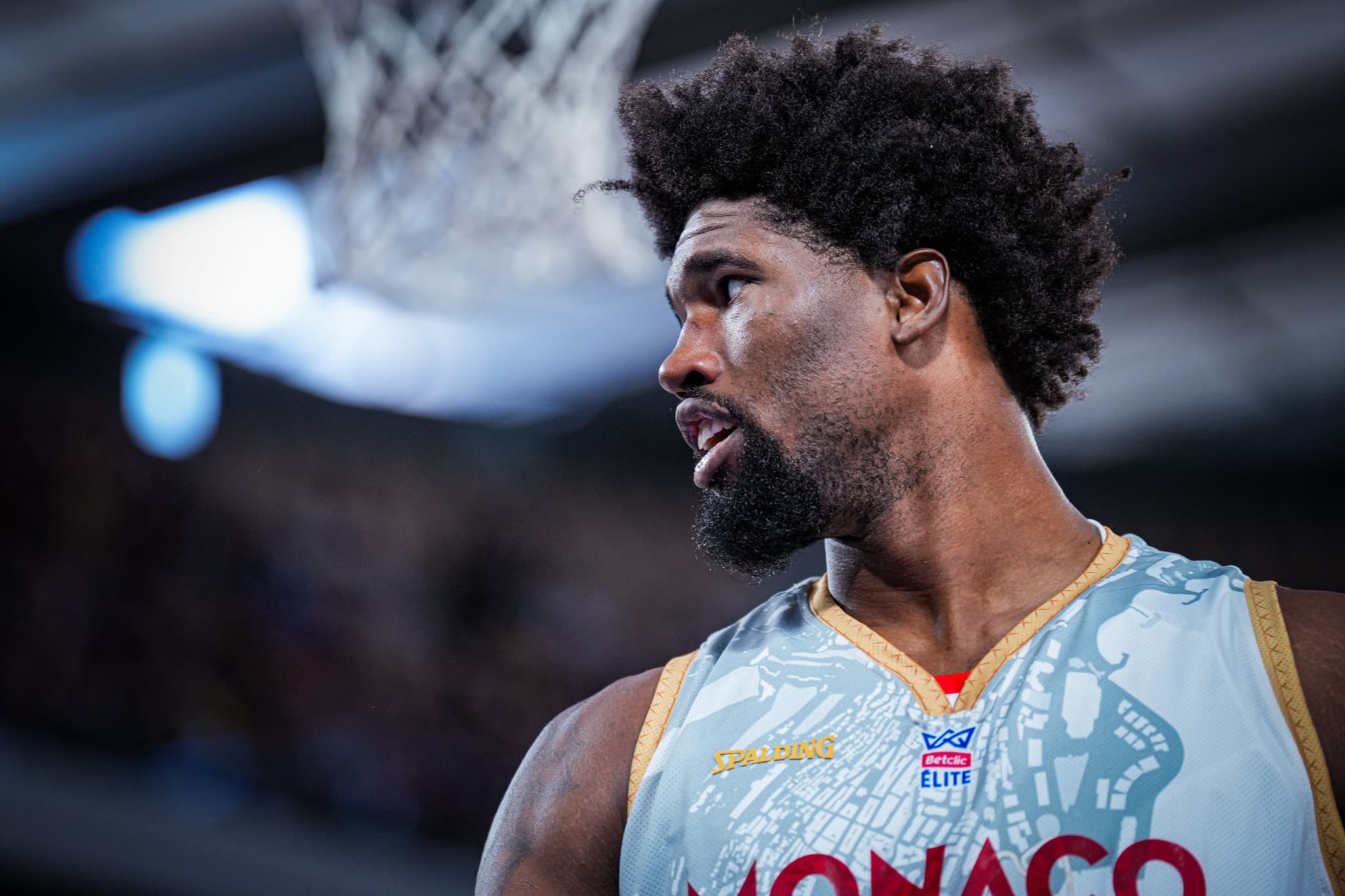 Vainqueur des six derniers trophées possibles en France, Kevarrius Hayes part à Belgrade