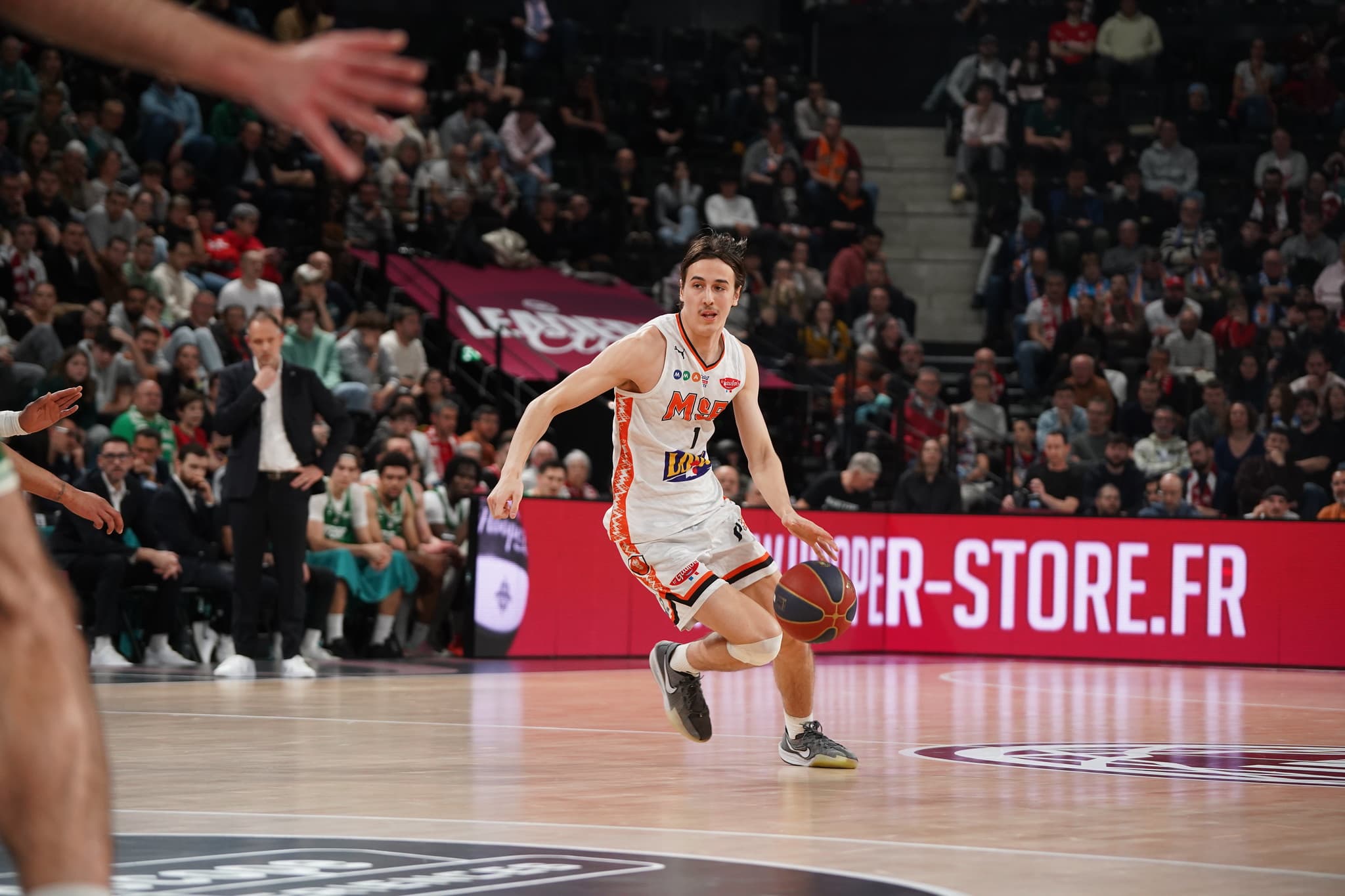 Bastien Grasshoff, l’émergence d’un arrière de grande taille dans la rotation du Mans