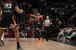 Ugo Doumbia contribue en sortie de banc avec plus de 10 minutes de jeu sous les couleurs du MSB cette saison. Crédit photo : Florentin Bruere.