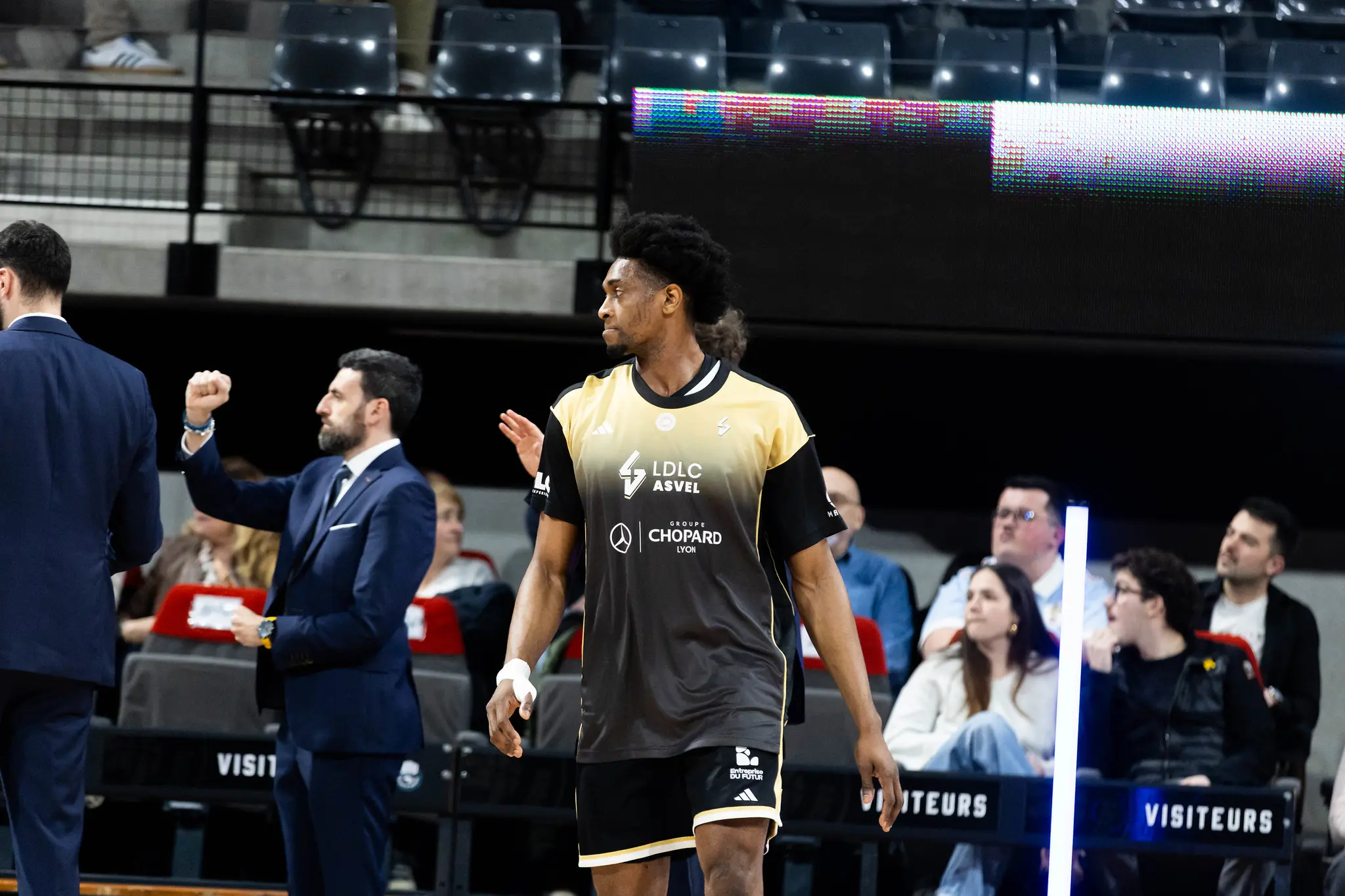 Paul Eboua se révèle à l’ASVEL, mais Milan attend son retour