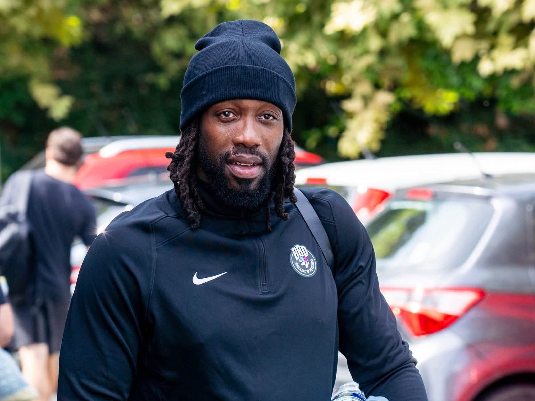 Quand Patrick Beverley découvre le bus-couchette du Boulazac Basket Dordogne