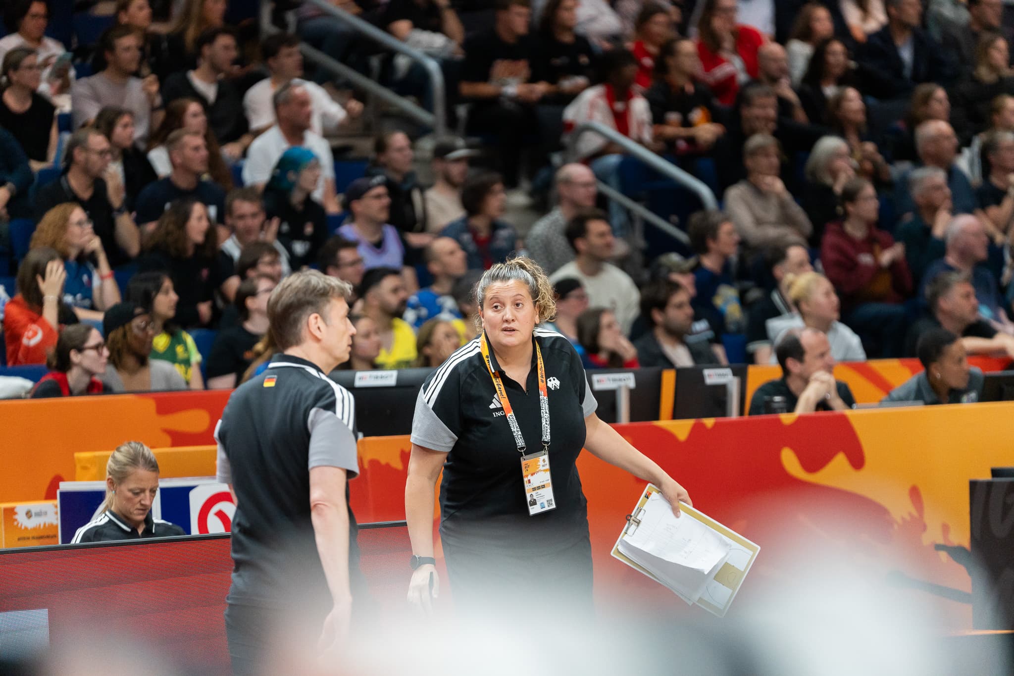 Les Bleues face à l’Allemagne de… Julie Barennes : « Elle sait tout de la France, elle va nous donner toutes les astuces ! »