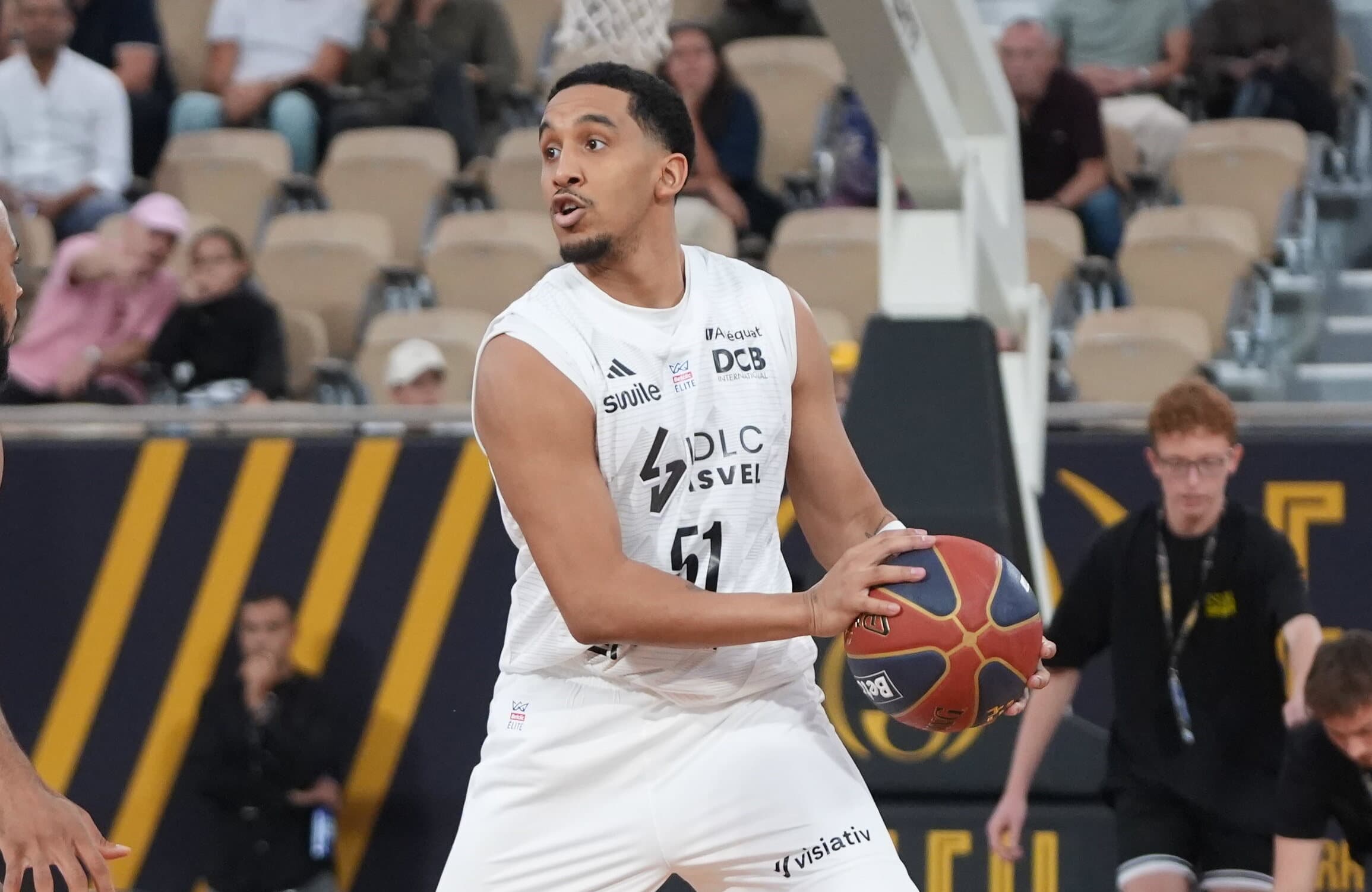 Malgré 57 points de Nadir Hifi et Tyson Etienne, l'ASVEL s'adjuge le premier choc face à Paris !