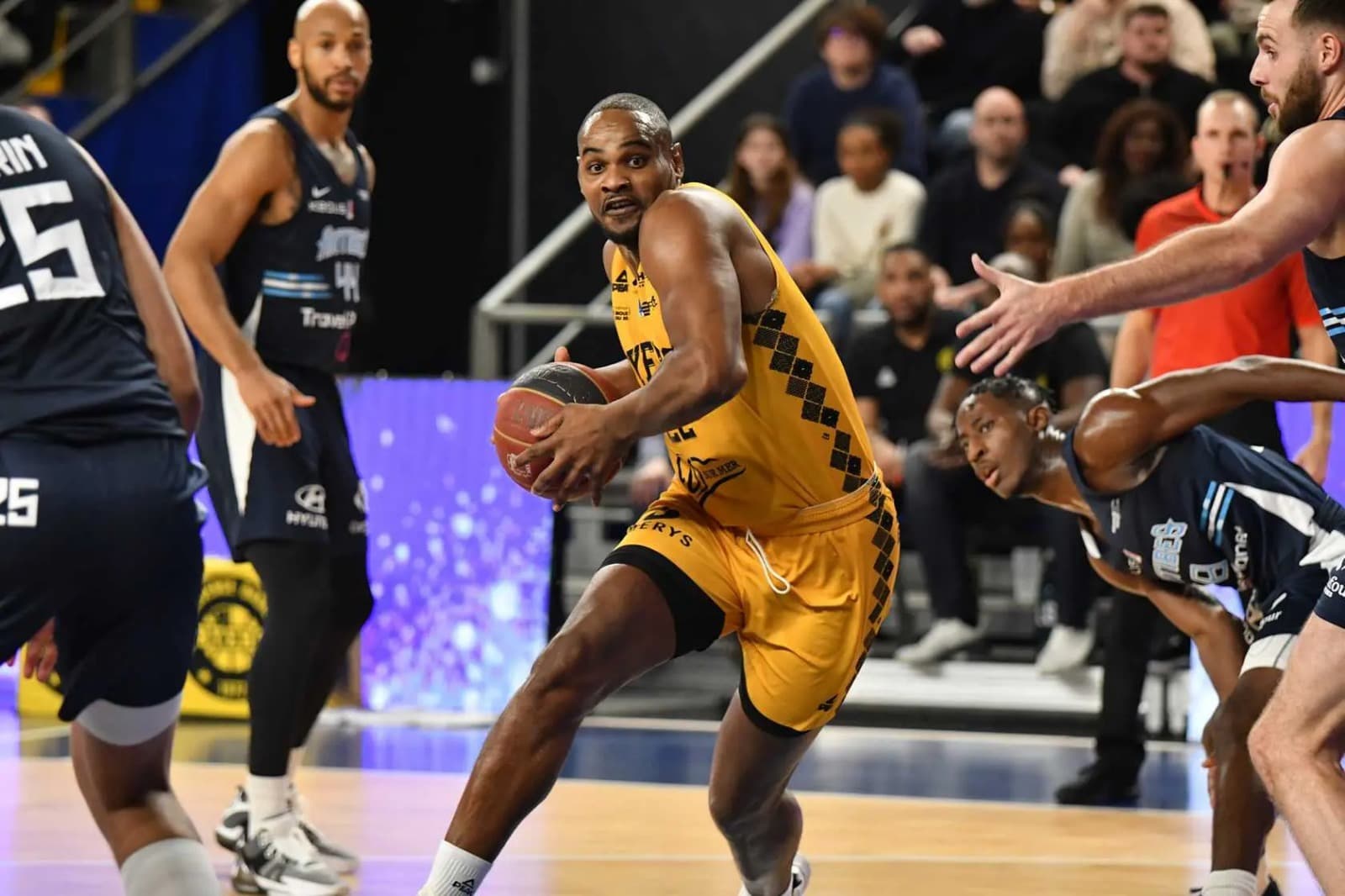 Les Metropolitans Levallois et Jordan Aboudou se séparent