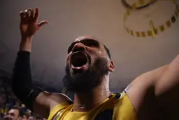 Amine Noua exulte après la victoire face au Panathinaïkos