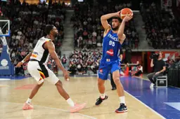 Axel Bouteille et l'équipe de France jouent à Espoo en Finlande