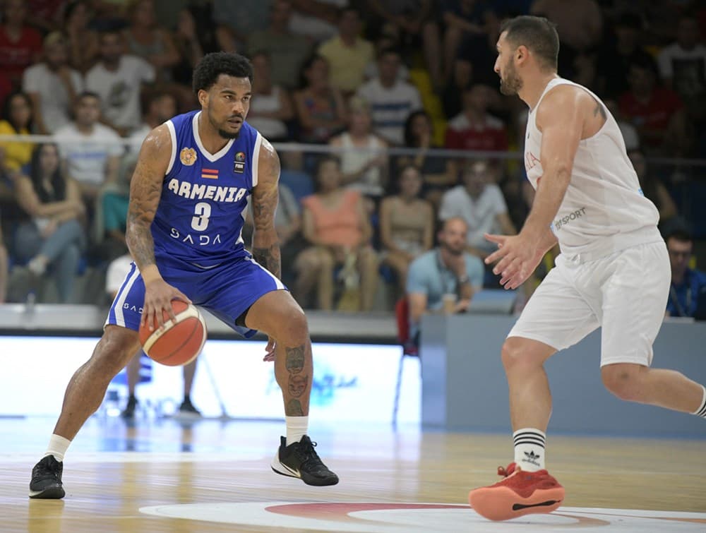 Chris Jones plante 41 points pour offrir un titre à l’Arménie