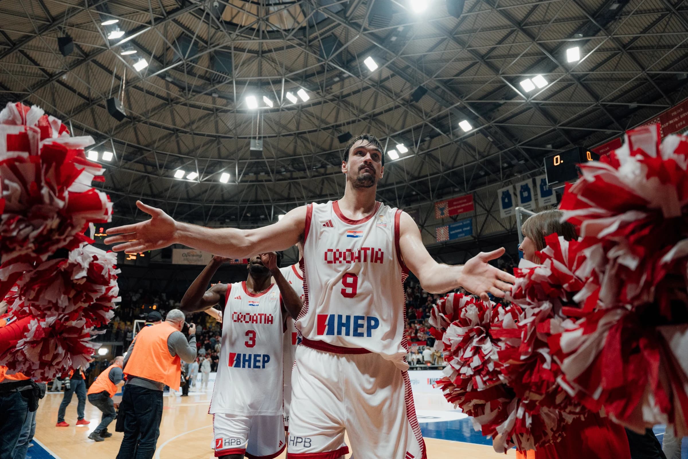 Dario Saric excelle lors de son retour en Europe avec la Croatie